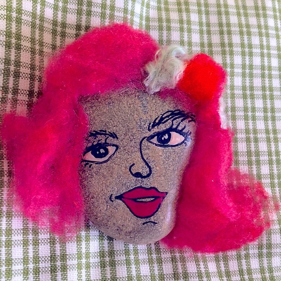 Faces painted on rock, wool hair, wax coating - Picture 2 of 5